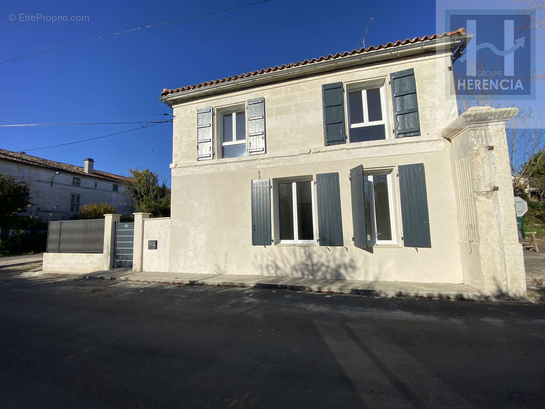 Maison à SIREUIL