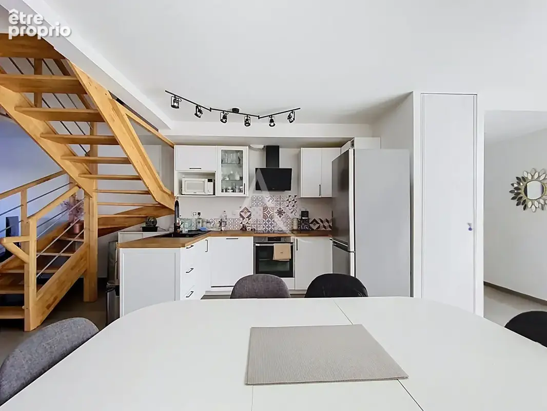 Maison / Appartement Avrille 3 pièce(s) 87.81 m2 - photo 2