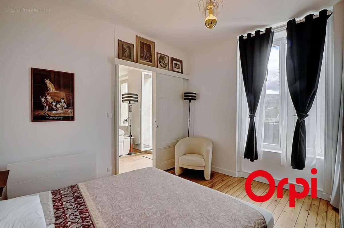 Appartement à NEUVILLE-SUR-SAONE