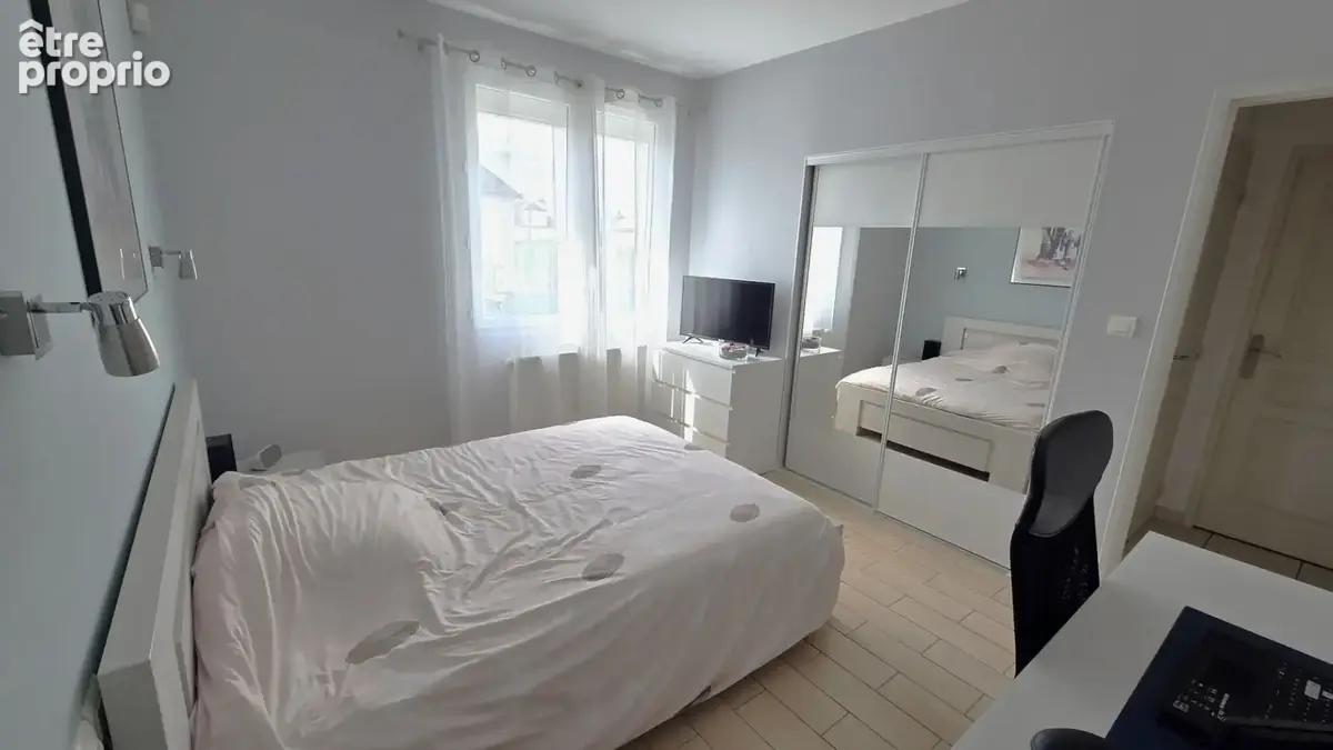 Maison en plein coeur de LA VILLE AUX DAMES - photo 4