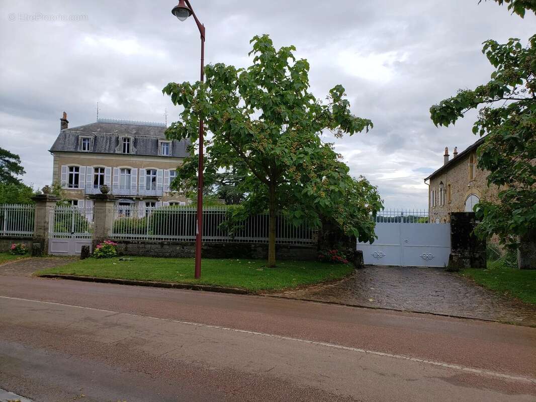 Maison à SAINT-REVERIEN