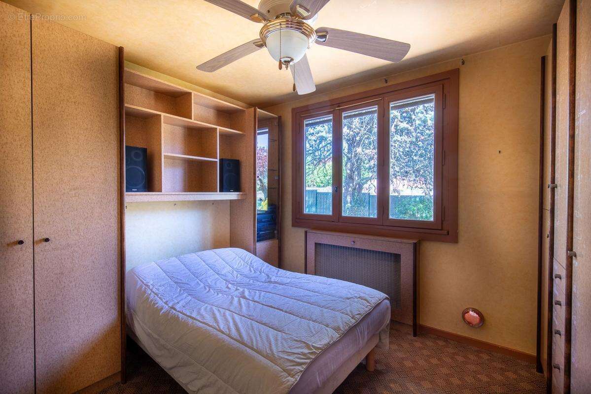 HURIGNY – Chalet suisse d'exception de 110m² sur 2 400 m² de terrain sans vis-à-vis – Fort potentiel de rénovation ! - photo 14