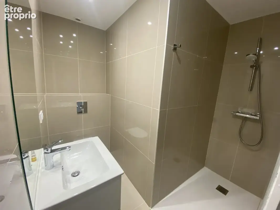 Appartement 2 pièces 74 m² à vendre à Evian-Les-Bains (74500) - photo 8