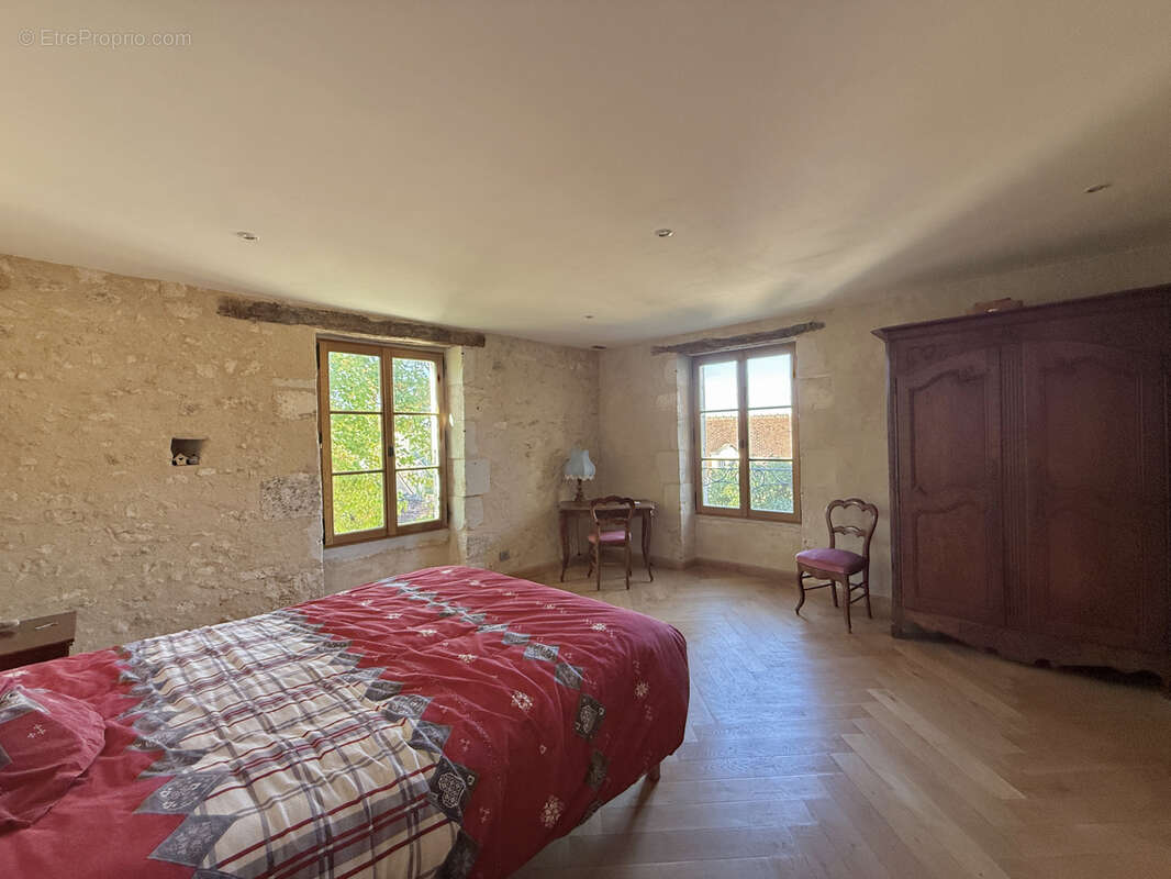 Maison à ANGLES-SUR-L&#039;ANGLIN