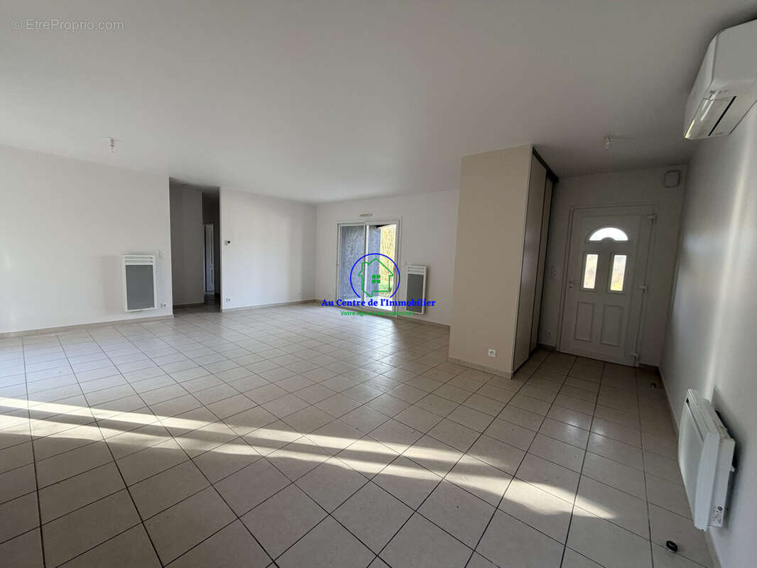 Maison à SAINT-URCISSE