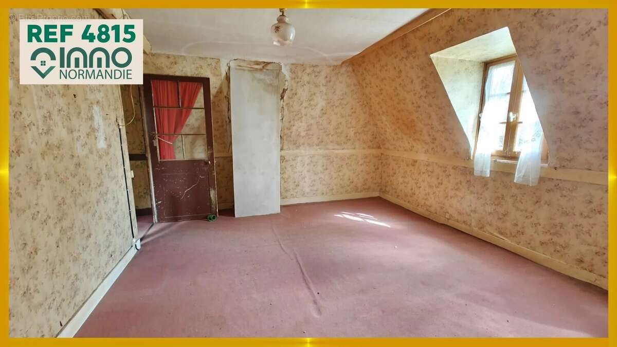 Maison à SAINT-CYR-DE-SALERNE