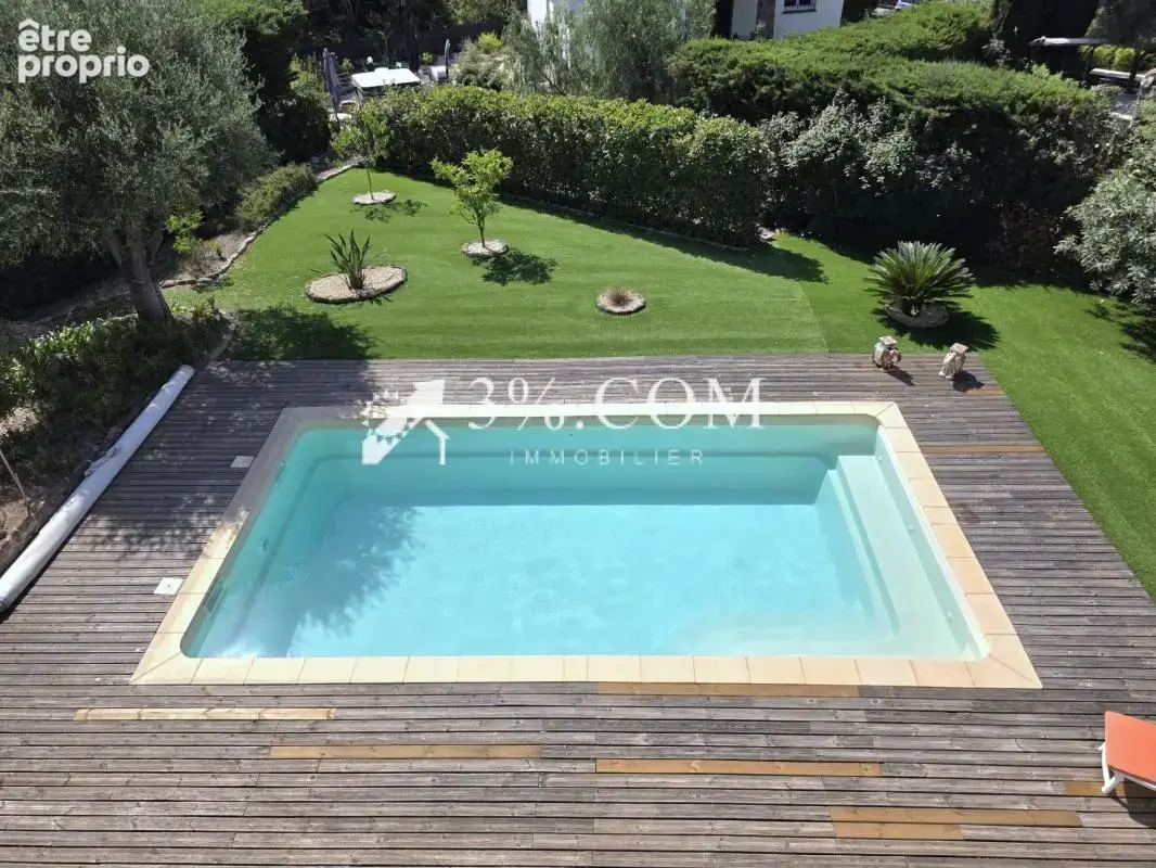 Villa rénovée avec piscine et vue mer à Boulouris - photo 3