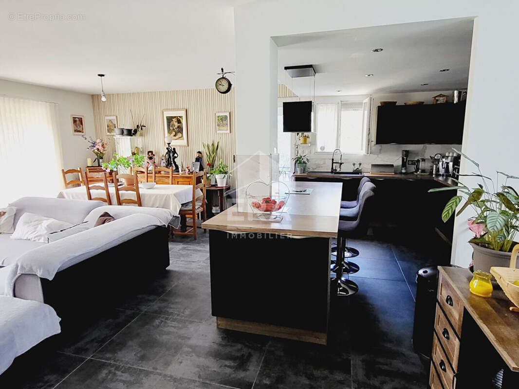 Autre à CHATEAU-ARNOUX-SAINT-AUBAN