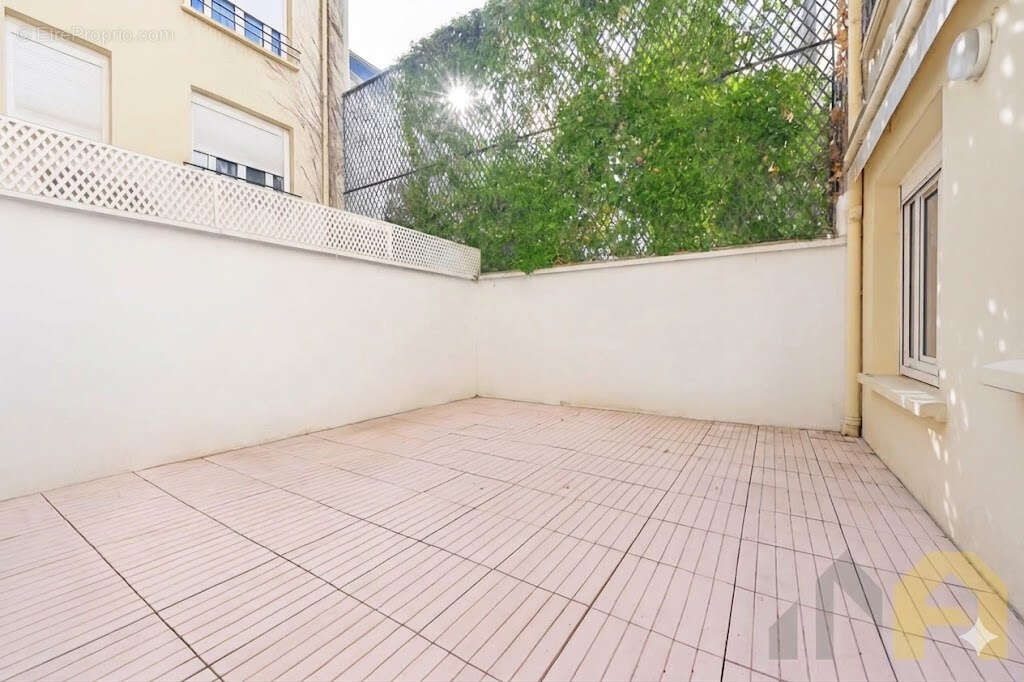 Appartement à NEUILLY-SUR-SEINE