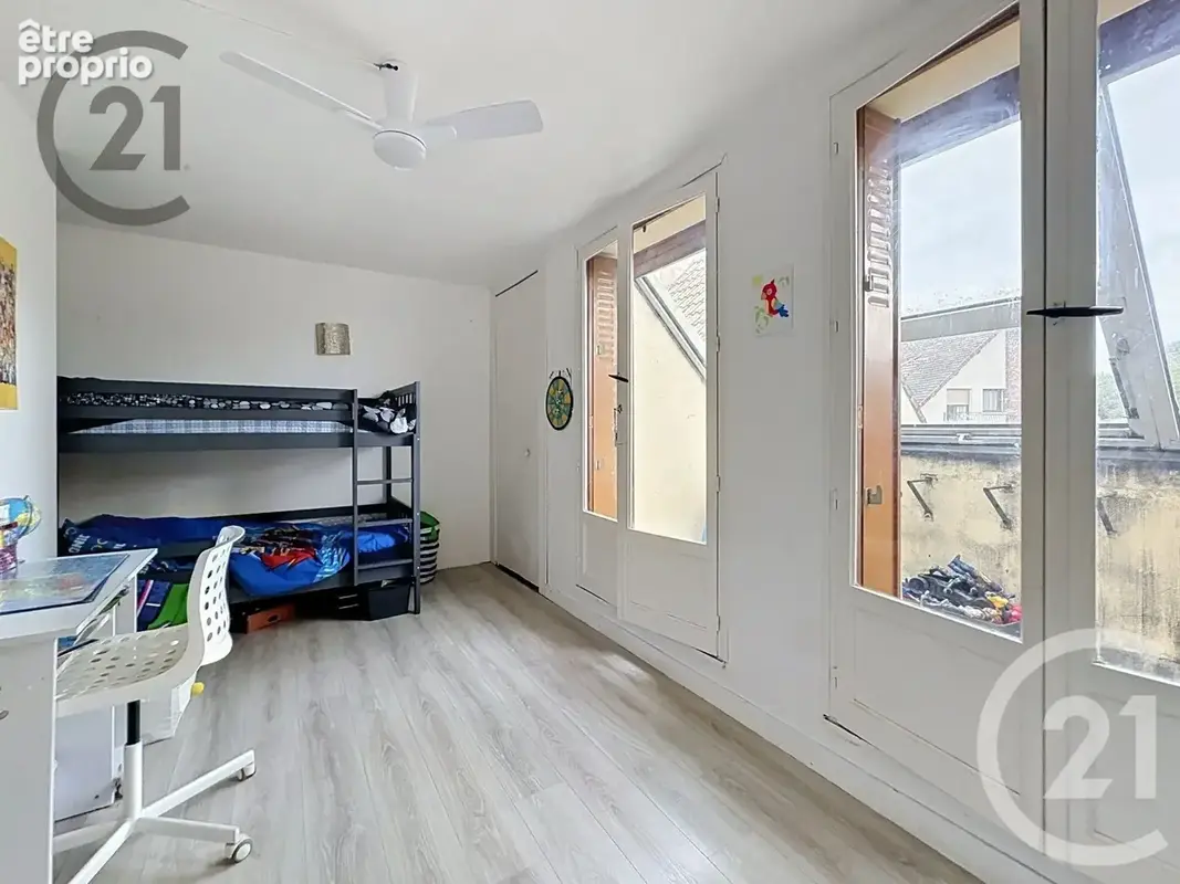 Maison 6 pièces 110 m² à vendre à Brie-Comte-Robert (77170) - photo 8