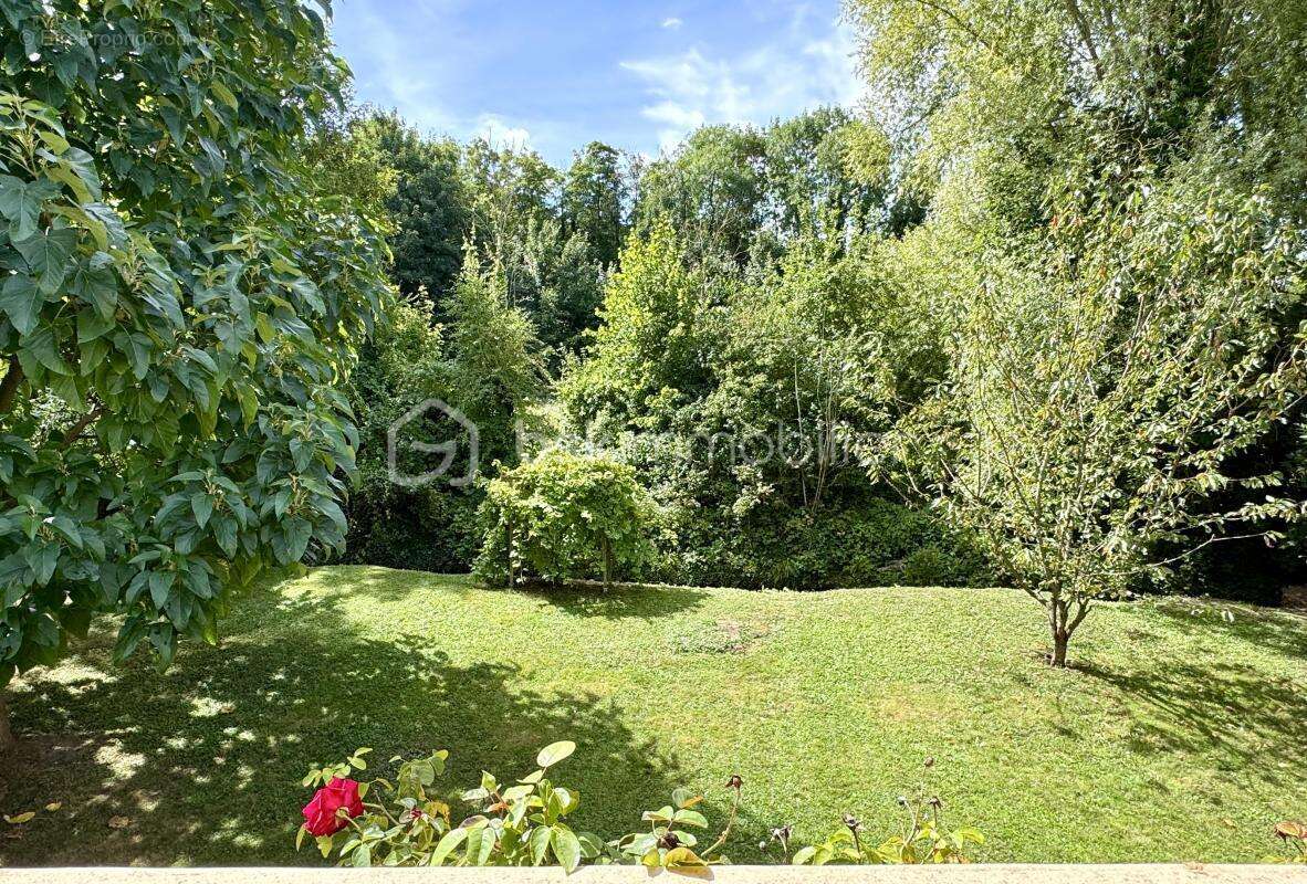 Maison à CHAUCONIN-NEUFMONTIERS