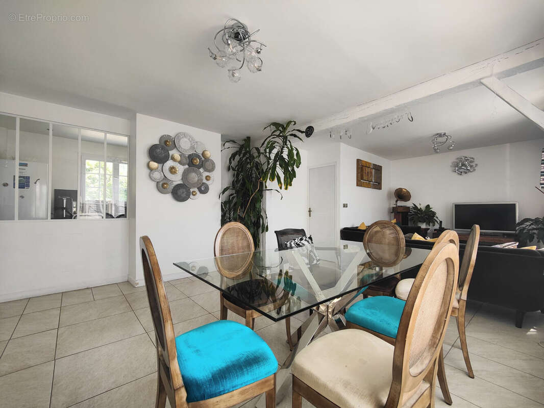 Maison 110 m² à Les Clayes-Sous-Bois  - photo 2