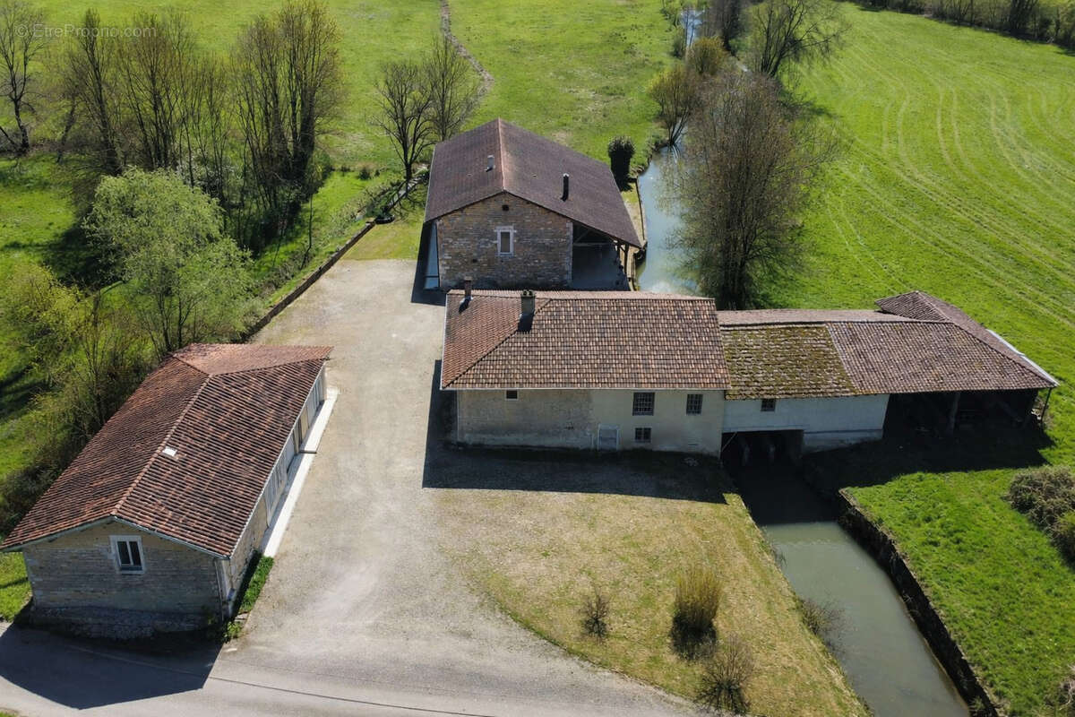 Maison à SAINT-ETIENNE-DU-BOIS