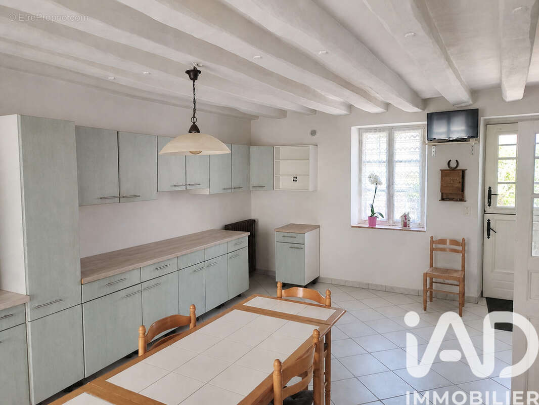 Maison 170 m² à Beaumont-Pied-De-Boeuf  - photo 3