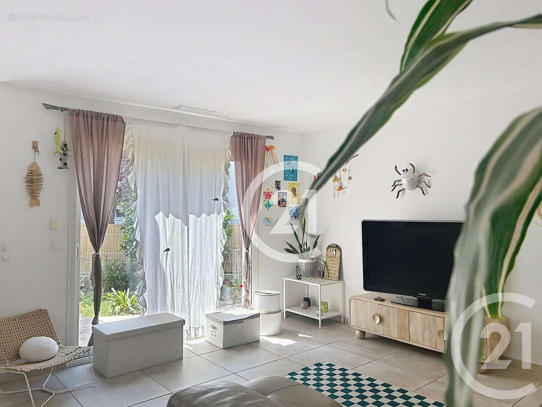 Maison 104 m² à Montescot  - photo 4