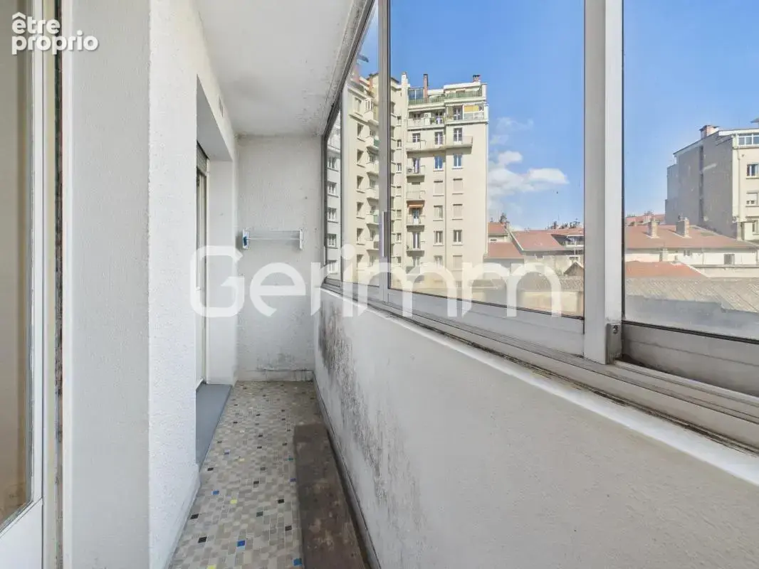 Vente - Appartement - 4 pièces + cuisine - 90,19 m² - 183 000 € - photo 12