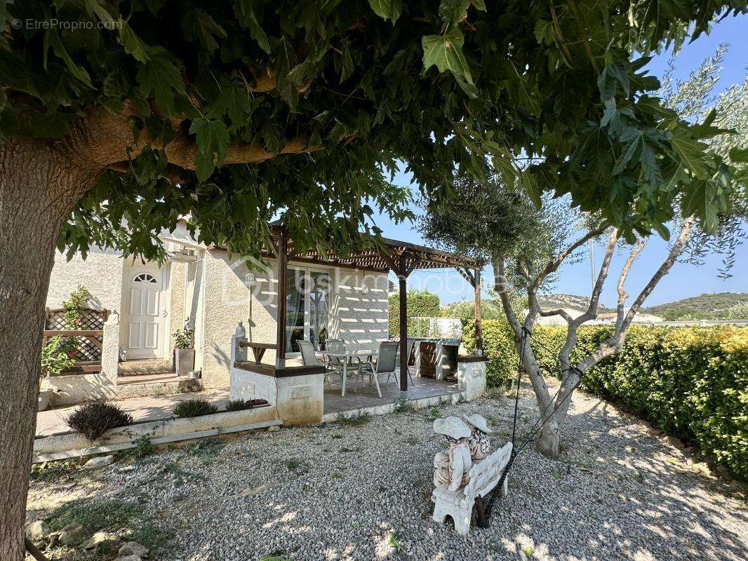 Villa plain-pied avec piscine et garage - photo 15