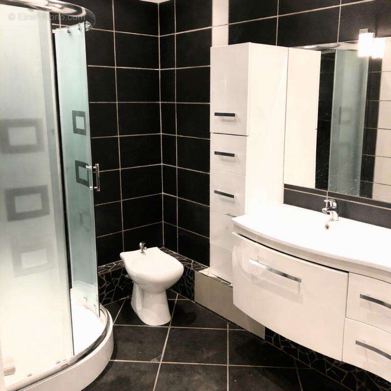 Centre ville toulon - tout a proximite - appartement de type 3 - cellier - - photo 6
