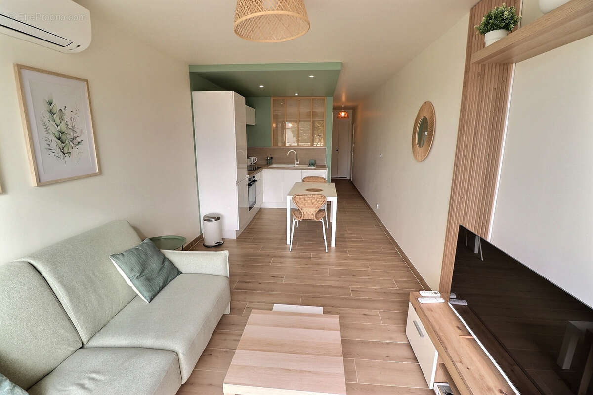 À vendre - superbe T1 bis rénové, clé en main, à deux pas du port et de la plage ! - photo 2