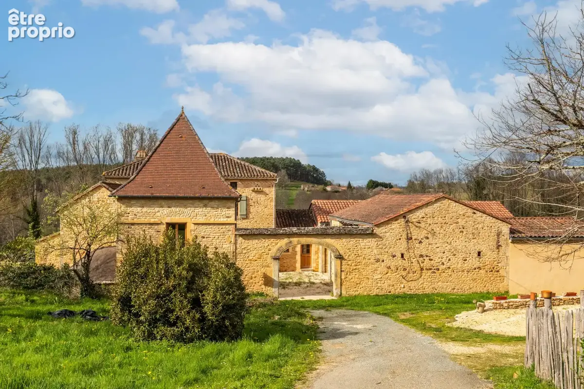 Maison à LOUBEJAC