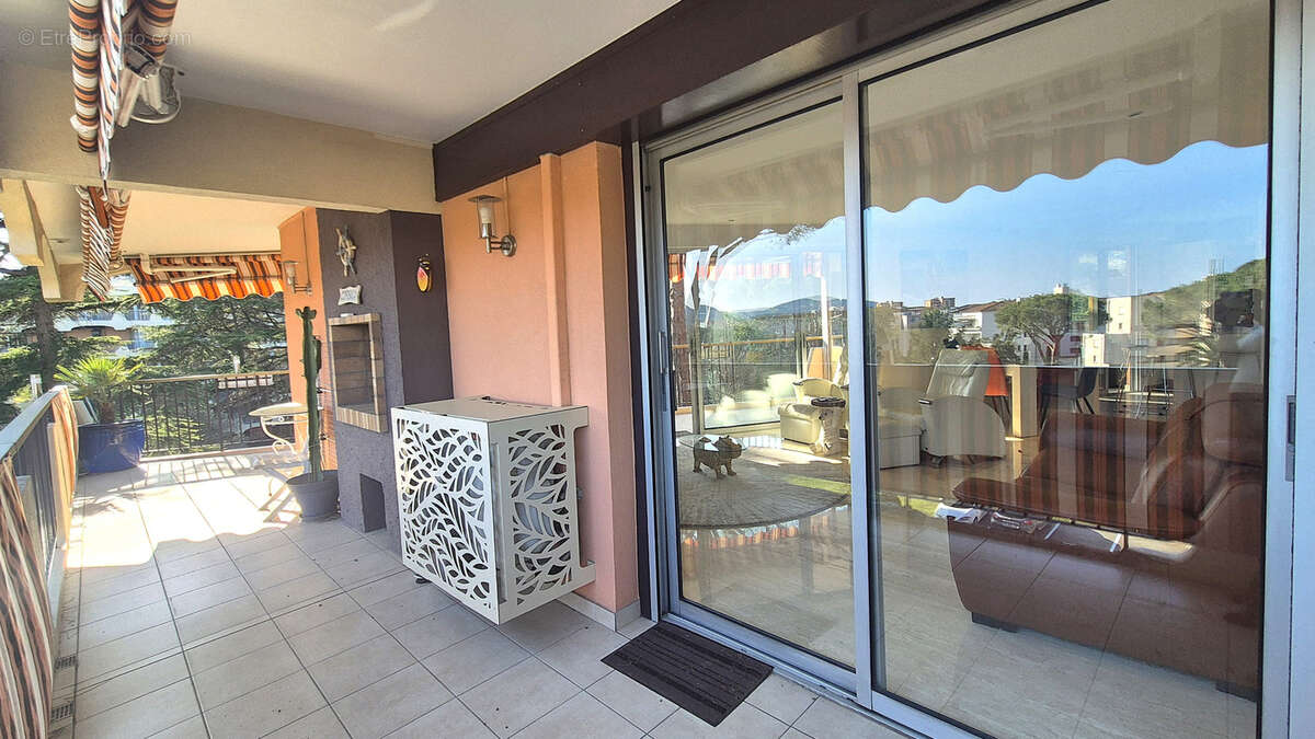 Appartement à MANDELIEU-LA-NAPOULE