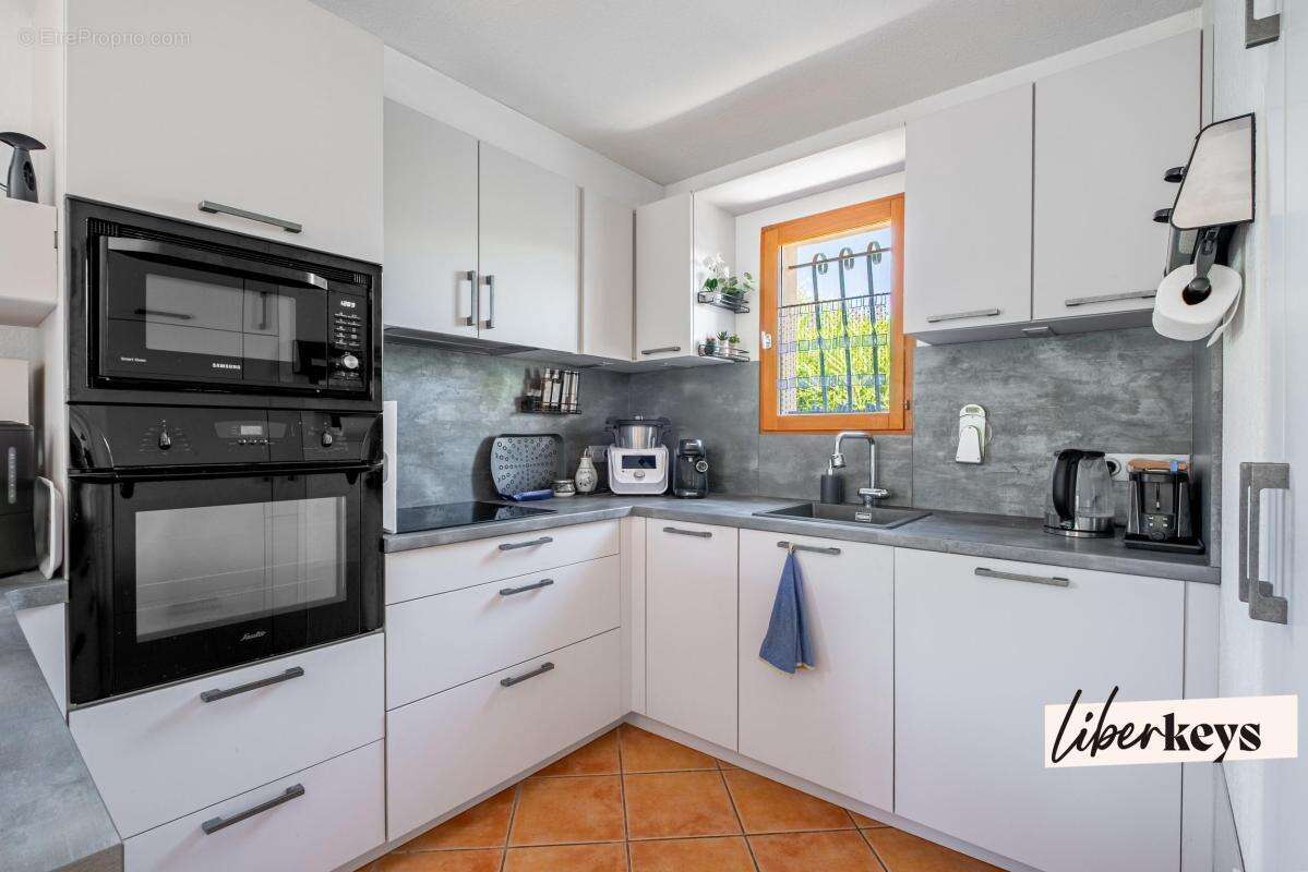 Fréjus – Maison mitoyenne de  102 m² - 3 chambres - Garage - Proche des commerces et de la base Nature - photo 5