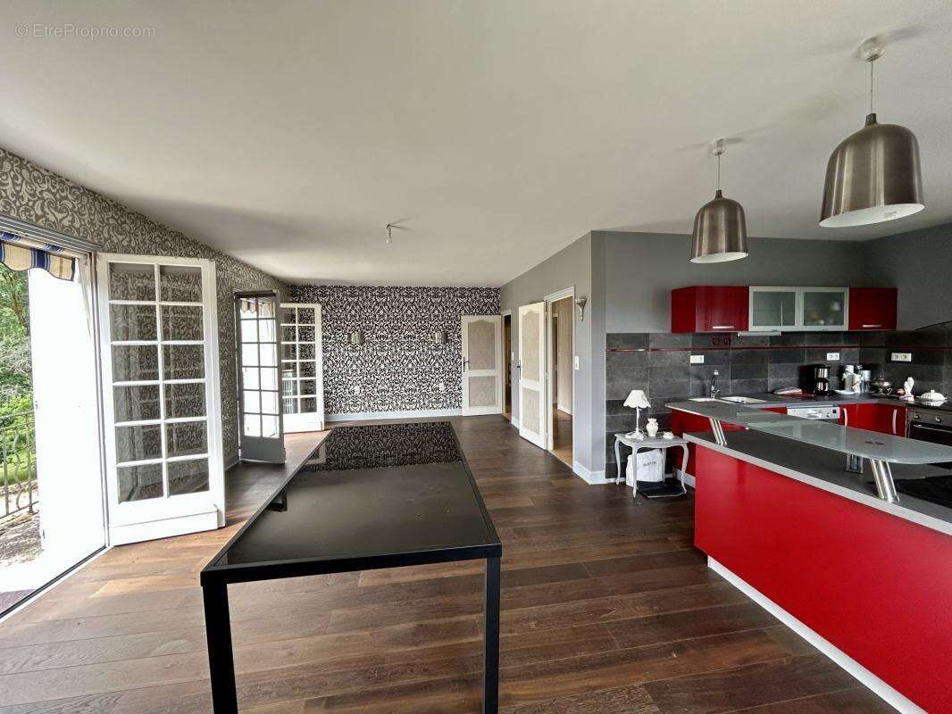 Maison à CHEF-BOUTONNE