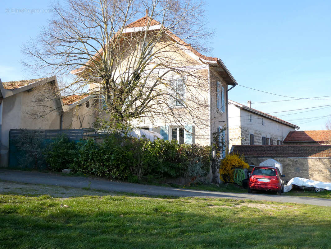 Maison à HAUTE-RIVOIRE
