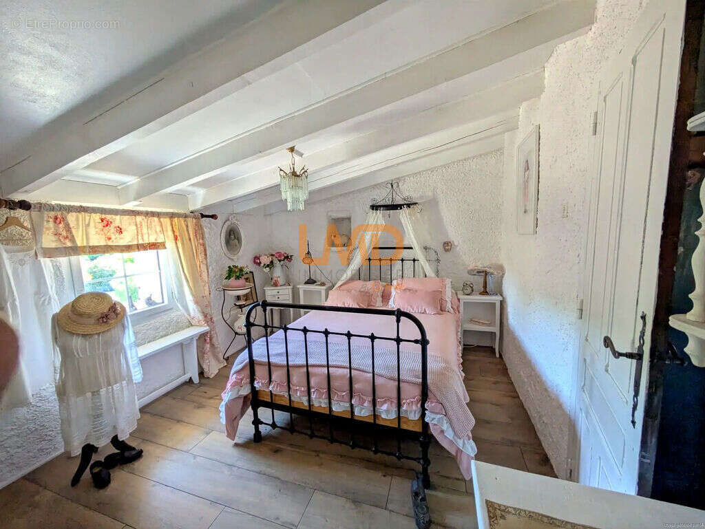 Maison en pierre 7 pièces 150m2, piscine, jardin - photo 20