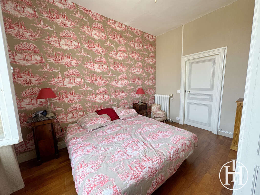 Maison à BRUERE-ALLICHAMPS