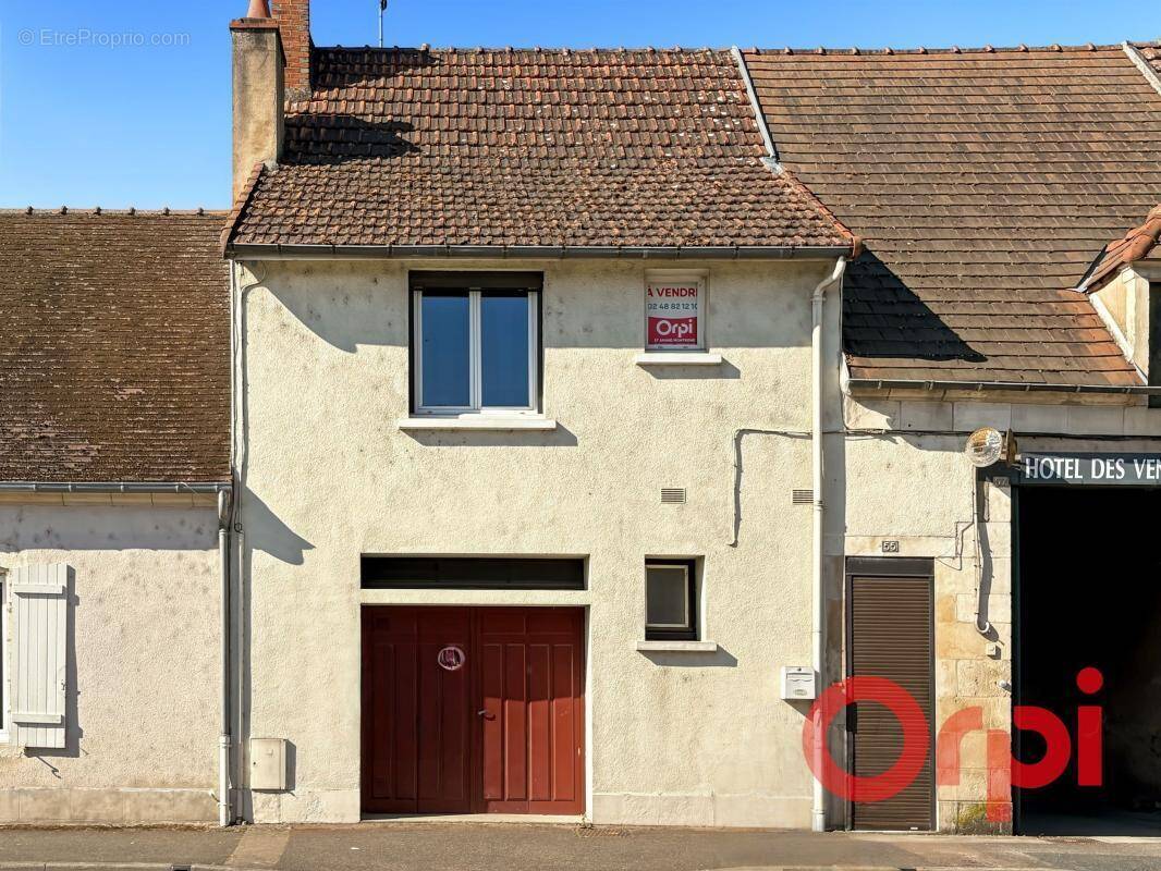 Maison à SAINT-AMAND-MONTROND