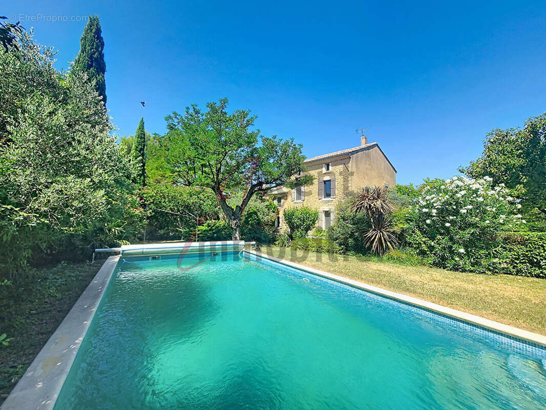 Althen : Mas de charme rénové, Jardin Piscine Garage & Dépendance - photo 5