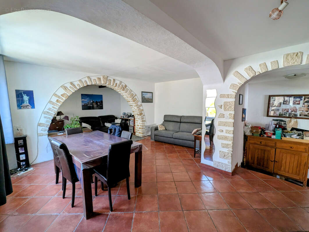 Maison à THOIRY