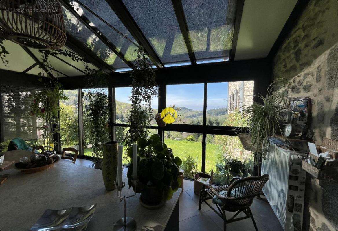 Maison à SAINT-REMY-SUR-DUROLLE