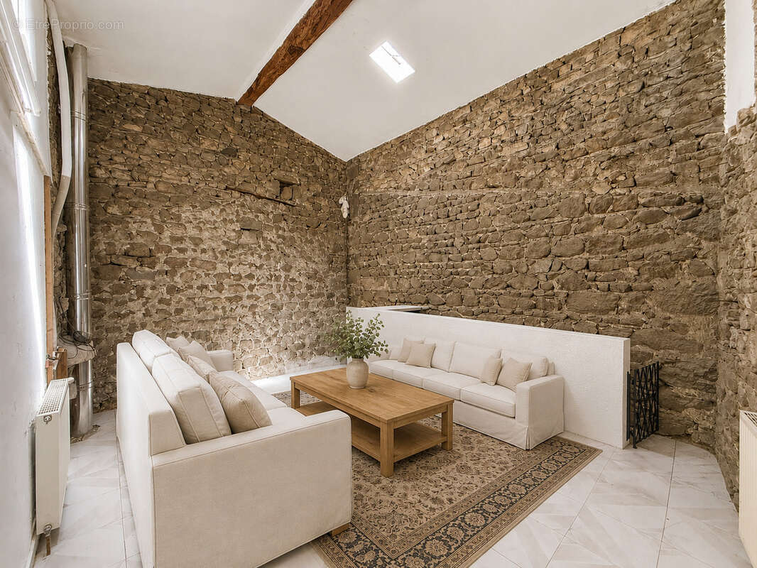 Maison de village en pierres avec terrasse, garage et caves   Maclas - photo 5