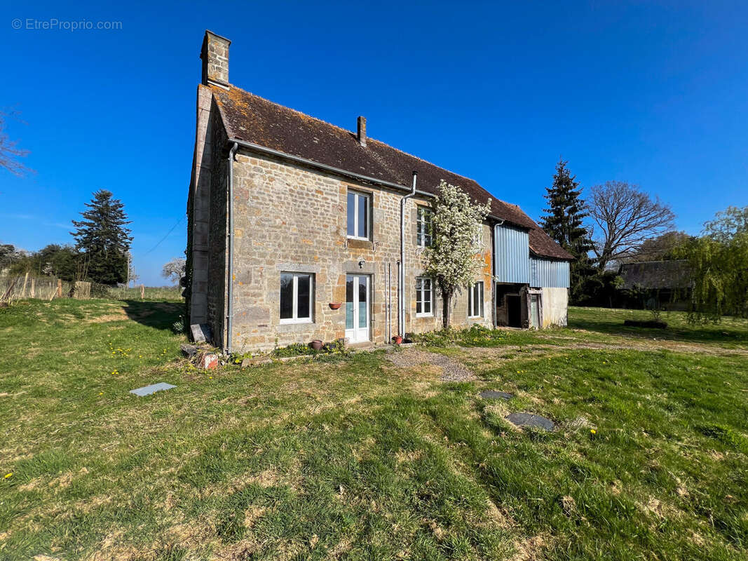 Maison à BELLOU-EN-HOULME