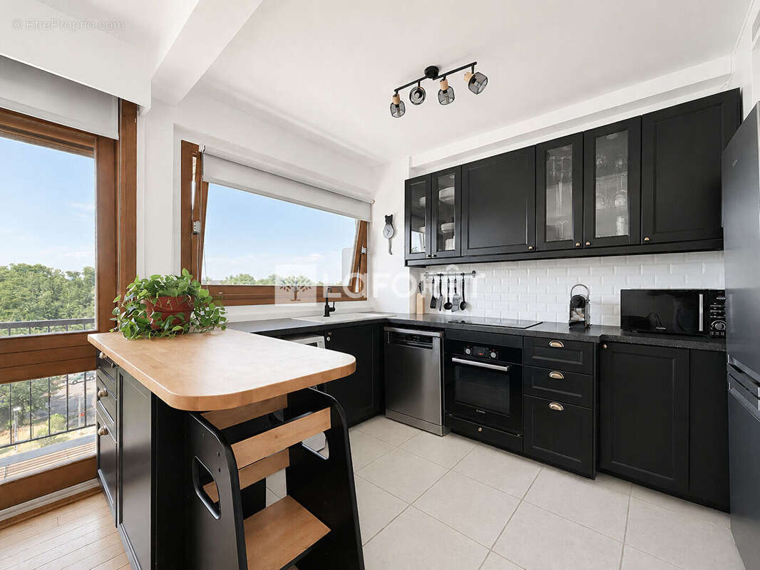 Appartement à LA CELLE-SAINT-CLOUD