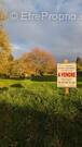 Terrain à CHATEAUNEUF-LA-FORET