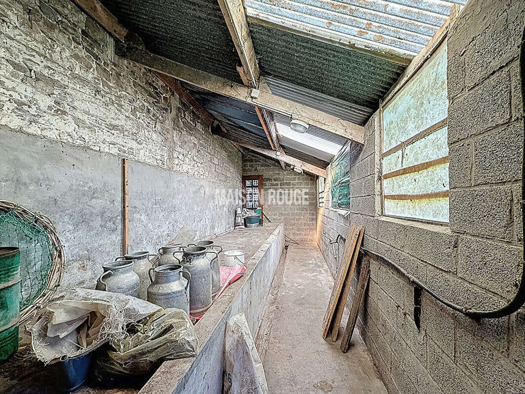 Ancien corps de ferme  en pierres proche baie du Mont St Michel - photo 19