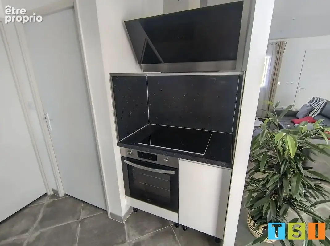 Villa contemporaine sur environ 750 m² de terrain. - photo 8