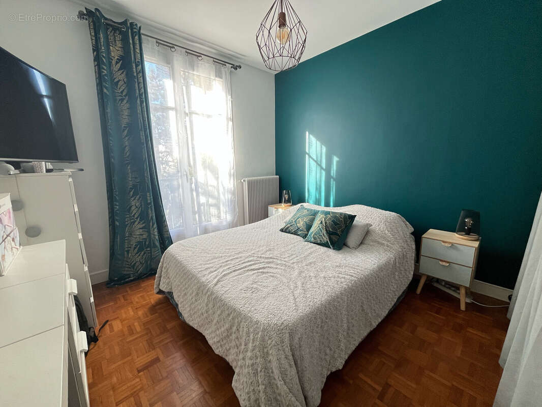 Appartement à LES CLAYES-SOUS-BOIS