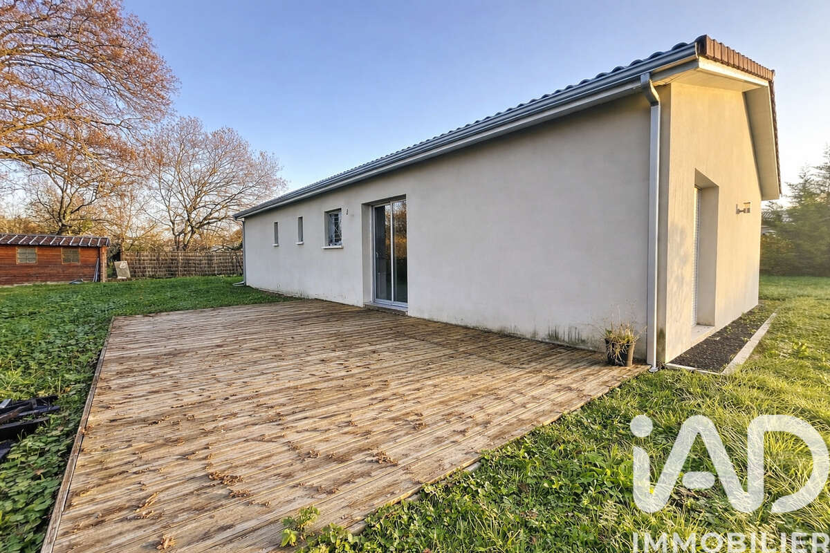 Maison 117 m² à Loupes  - photo 2