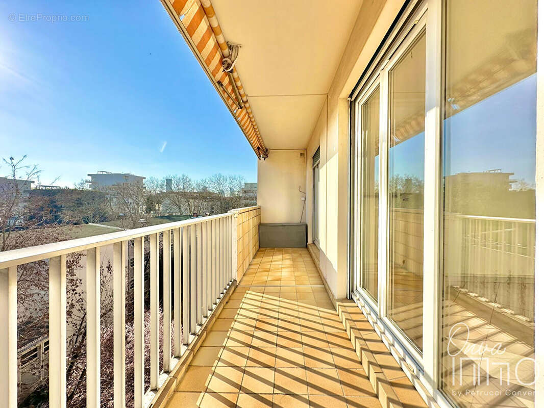 Gratte-Ciel/Tolstoï - T3 de 74m² avec balcon - photo 2