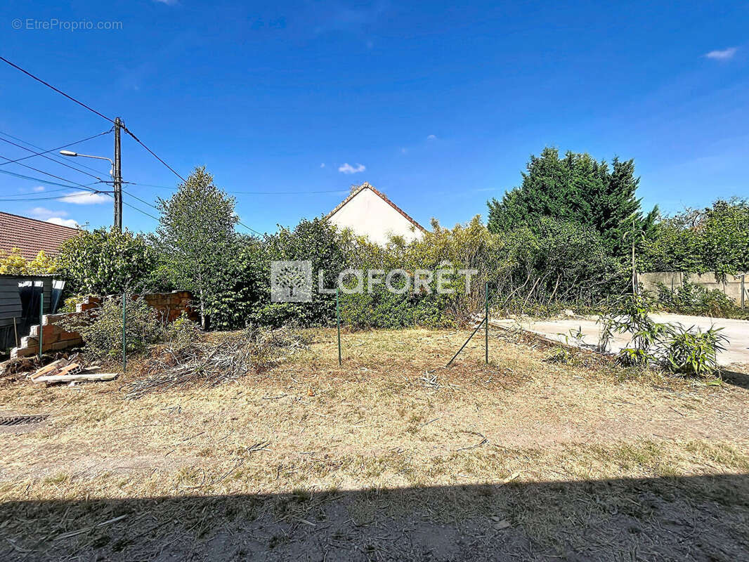 Terrain à La Ferté Saint Aubin de 408 m² - photo 2