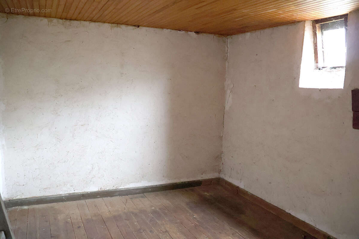 Maison à BELLE-ISLE-EN-TERRE