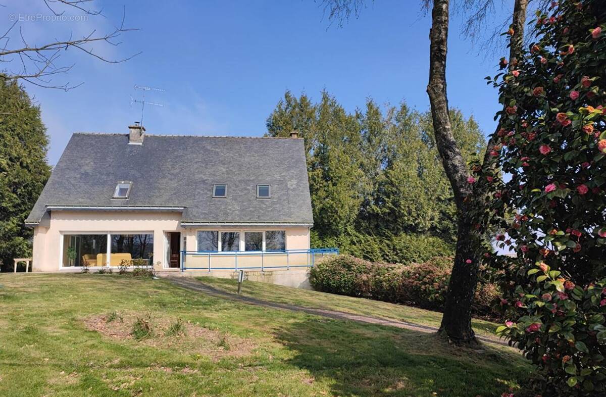 Maison à SAINT-VRAN