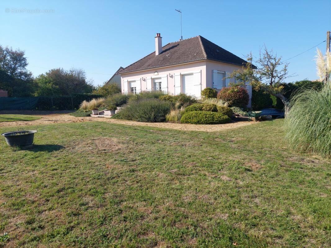 Maison à SAVIGNE-L&#039;EVEQUE