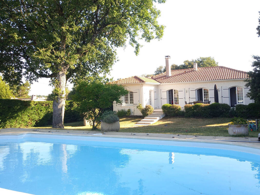 Maison à VAUX-SUR-MER