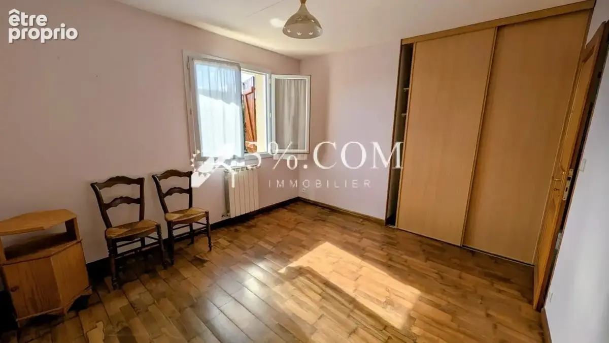 Maison de plain-pied avec 4 chambres, véranda et double gara - photo 15