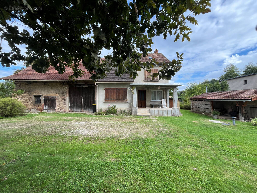 Maison à L'ABERGEMENT-DE-CUISERY